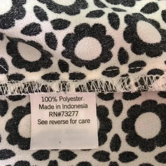 Croft&Barrow plus size 2X blouse/top black‎ and white with flower design - Picture 5 of 9